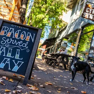 - Vibes Getaway Near Burnside & Laurelhurst! Portland